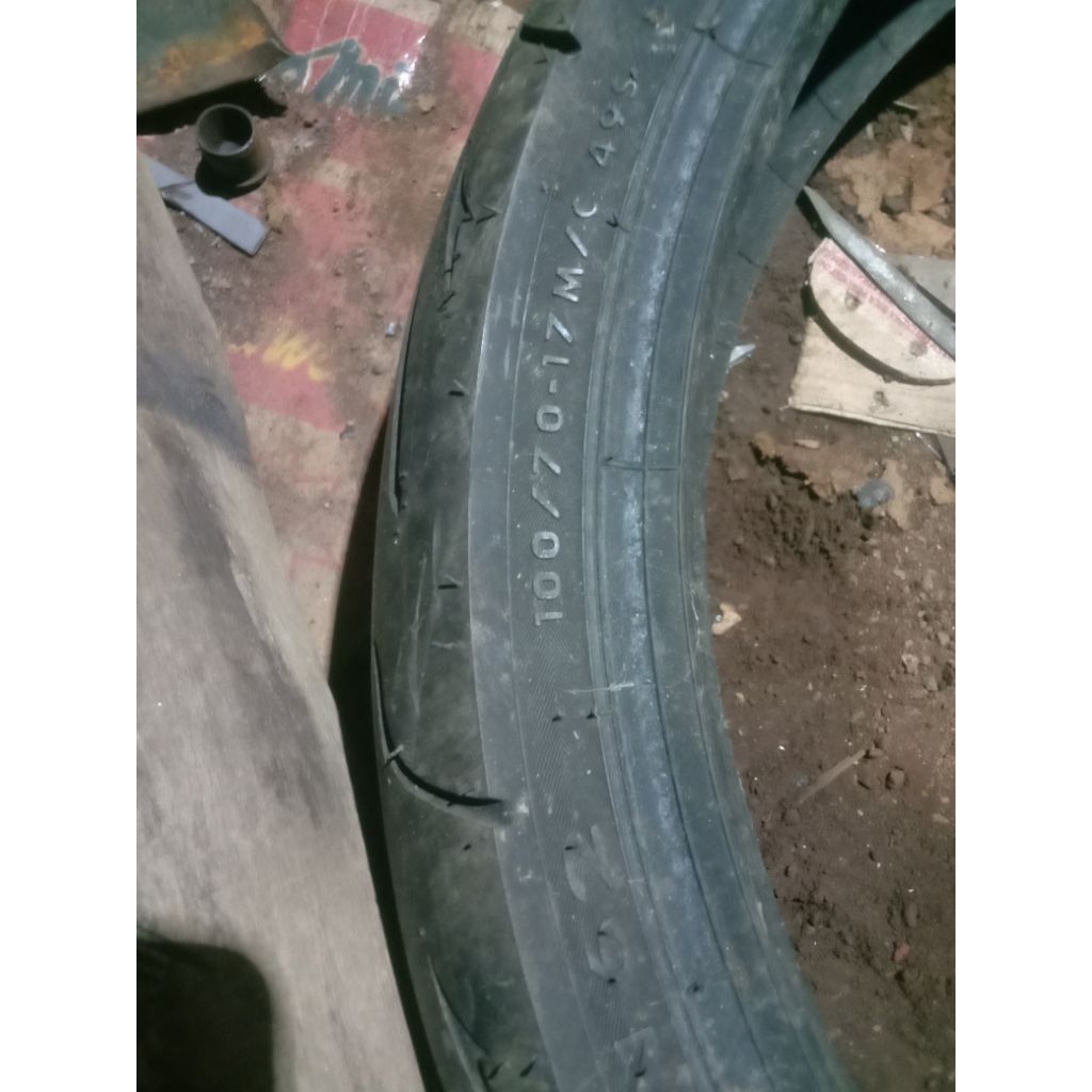 BAN TUBBELESS 100/70-17