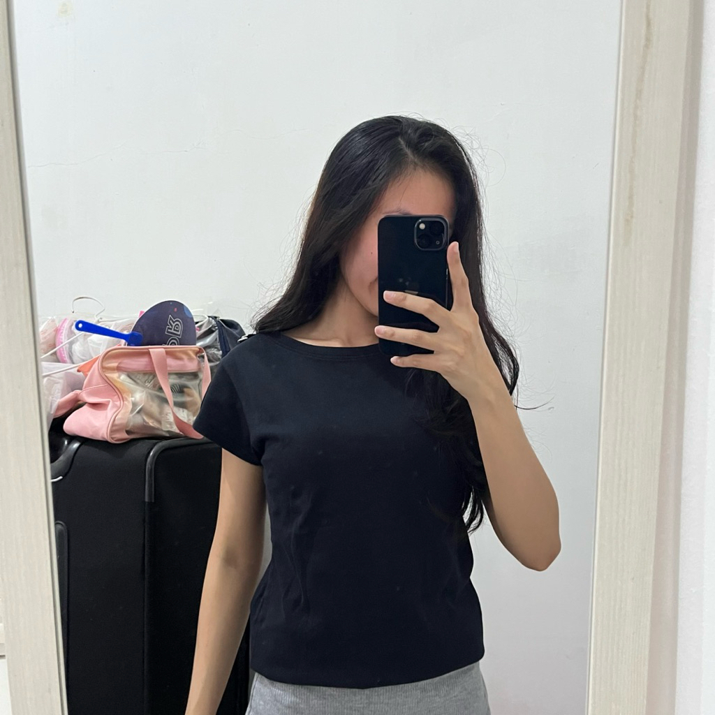 Oeillet Slim Black Top