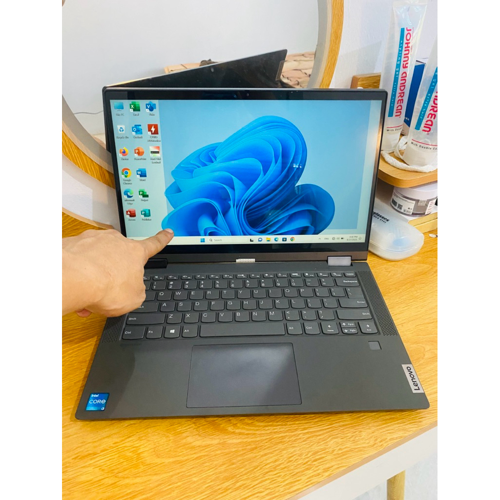 Lenovo Flex 5 14ITL touchsreen. core i3 gen 11. normal