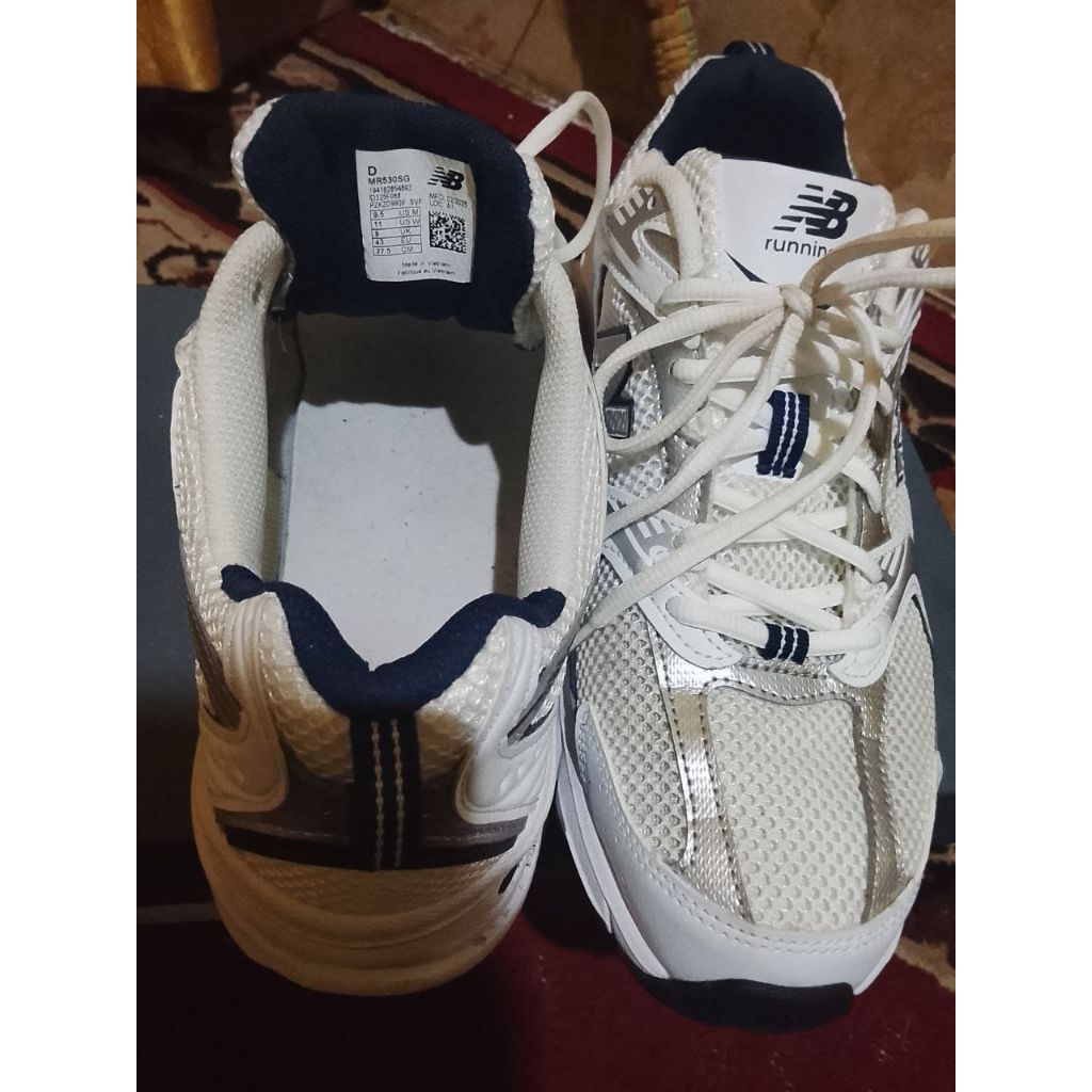 Sepatu NB530
