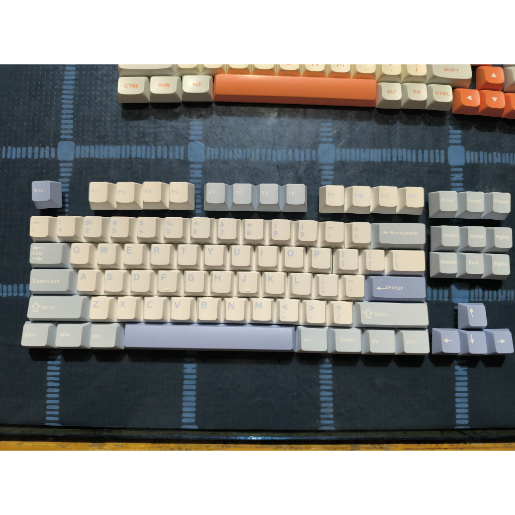 Keycaps Blue White + Switch Moon White KHUSUS KEYBOARD 87%