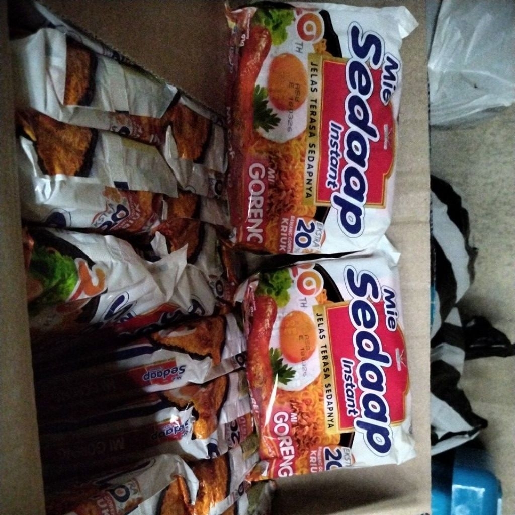

mie instant sedap goreng isi 5pcs