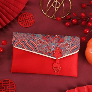 

Angpao Dompet Kain Pin Embos Motif Sangjit 2025 Sovenir Imlek CNY Dompet Uang Angpau Tradisional Sangjit Sovenir Wedding Imlek