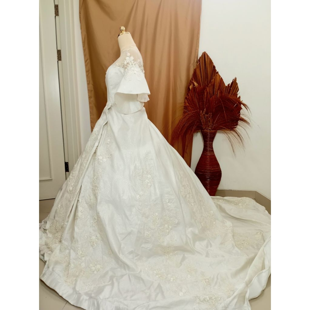 sewa gaun pengantin-sewa wedding dress-sewa baju pengantin