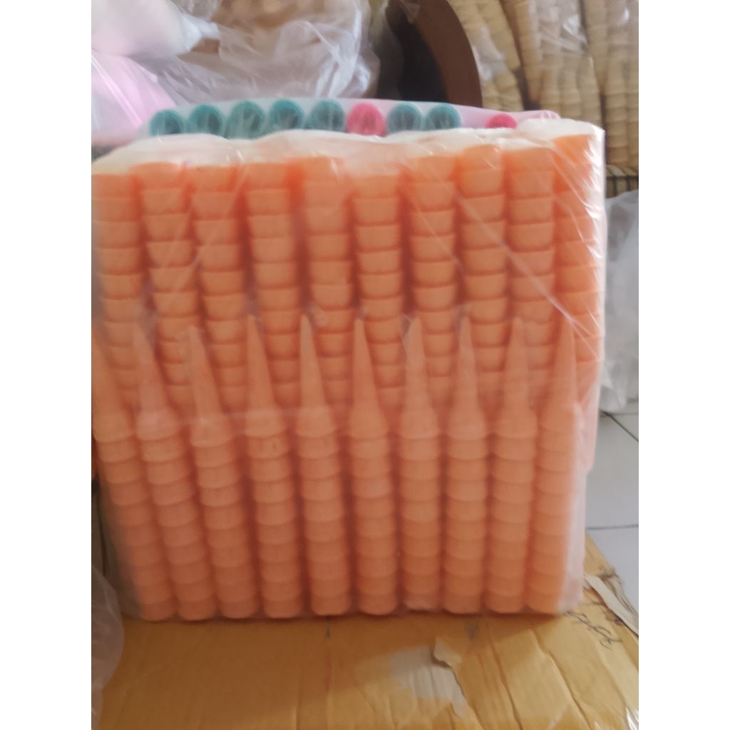 

Cone Es Lancip 3 Cm, isi 800 pcs/1ball