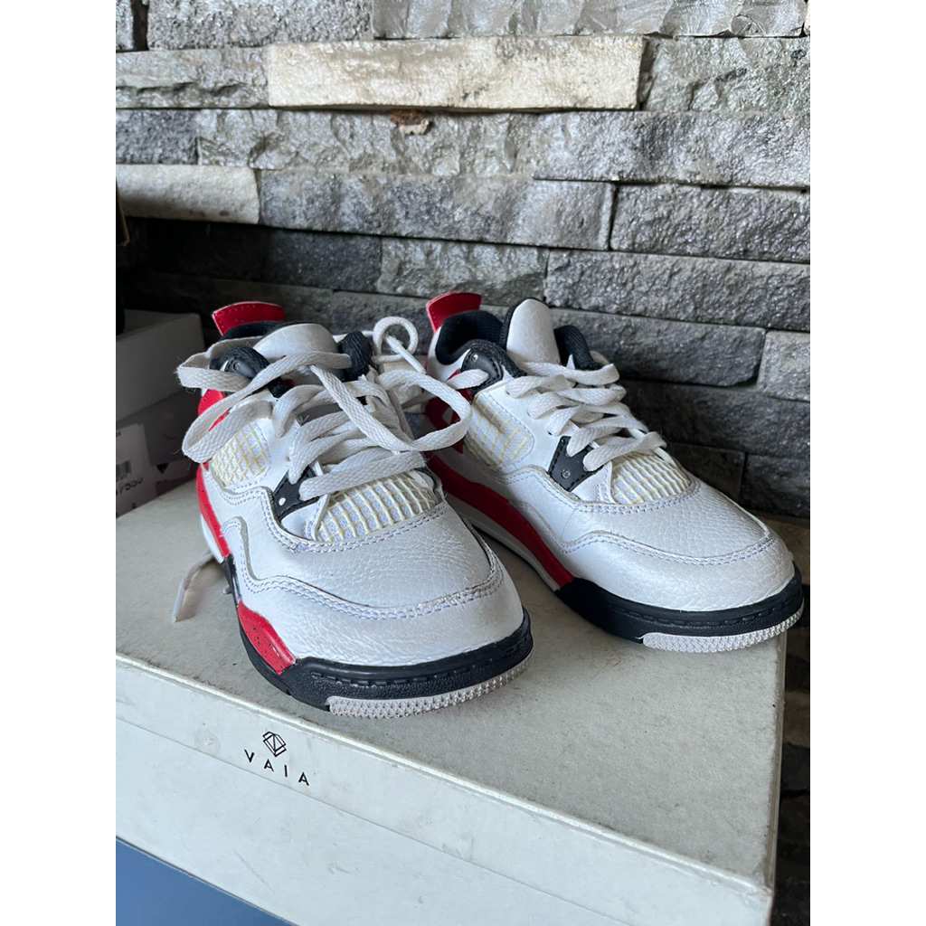 preloved like new sepatu anak Nike AIR JORDAN RETRO ORIGINAL 100% BELI DI WILIO PIM