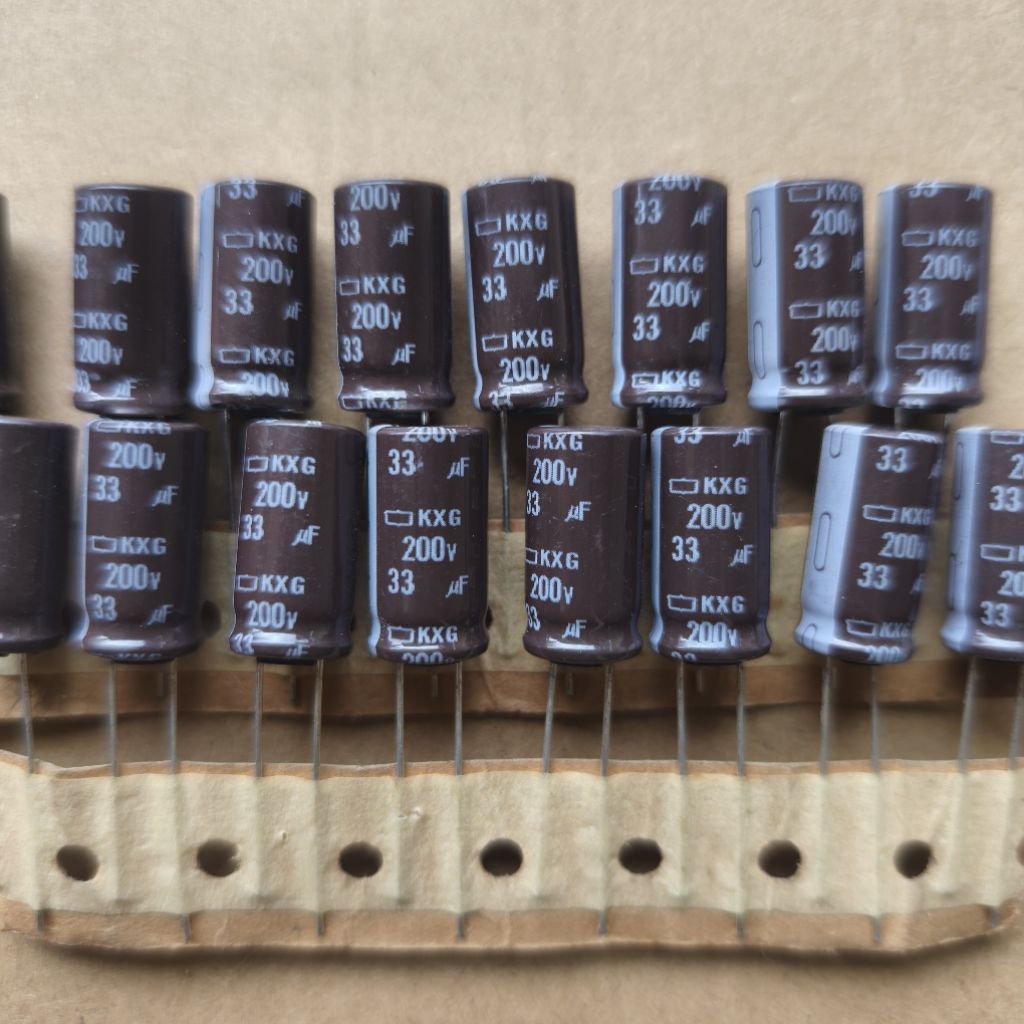 ELCO 33UF 200V / 33 UF 200 V