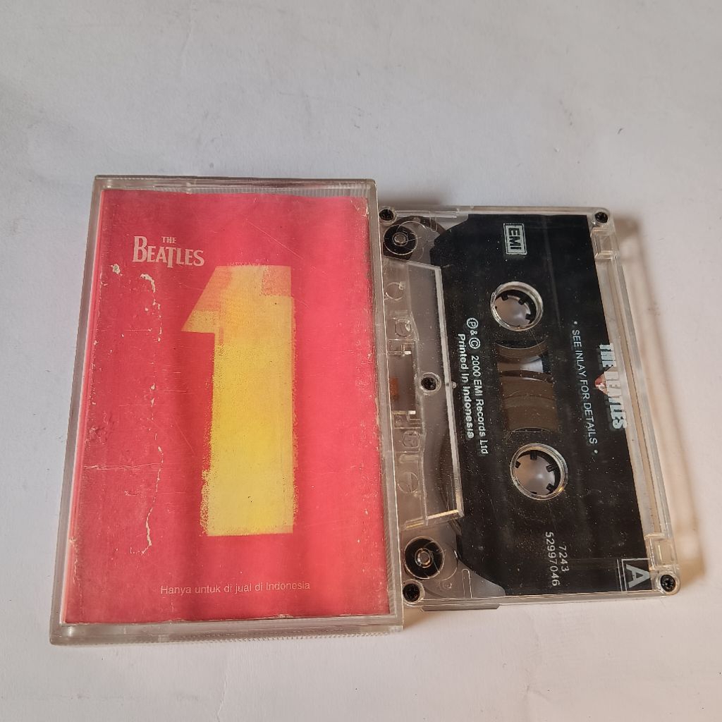 Kaset pita the beatles 1