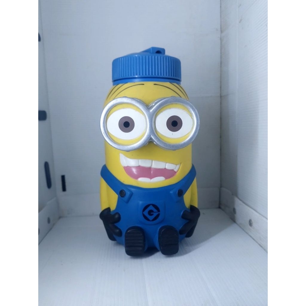 Preloved Figure Original Tumbler Universal Studio Botol Minuman Minion