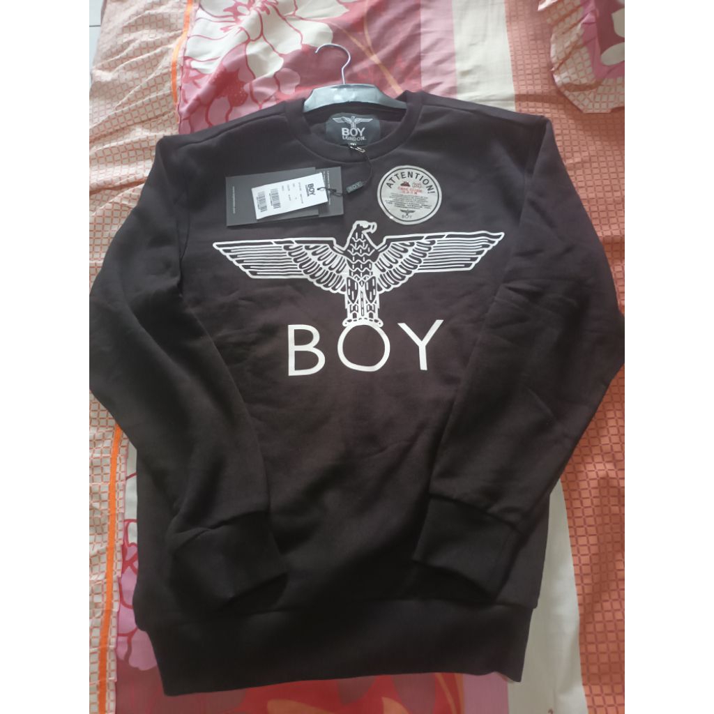 CREWNECK BNWT BOY LONDON SIZE M ( P 68 x L 52 )