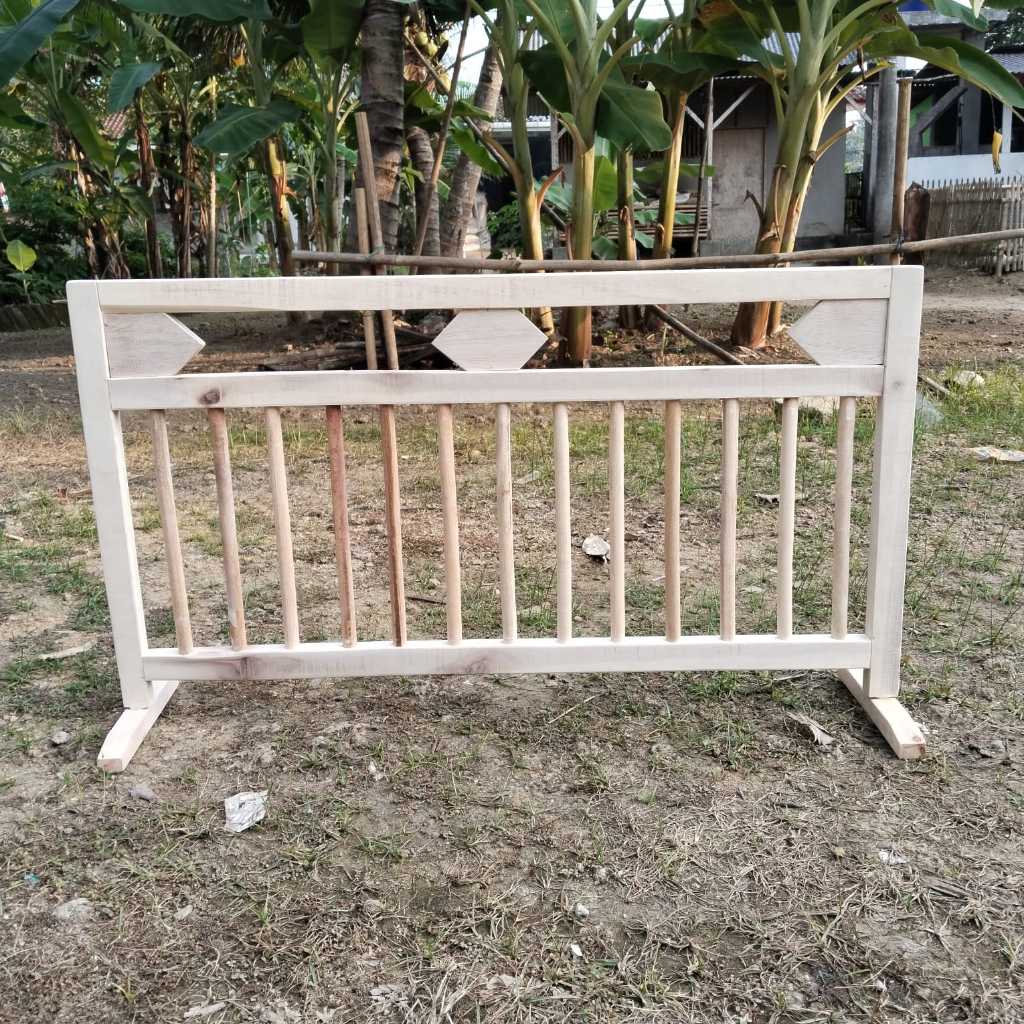 Pagar kayu minimalis Pagar Pembatas Dekorasi Taman