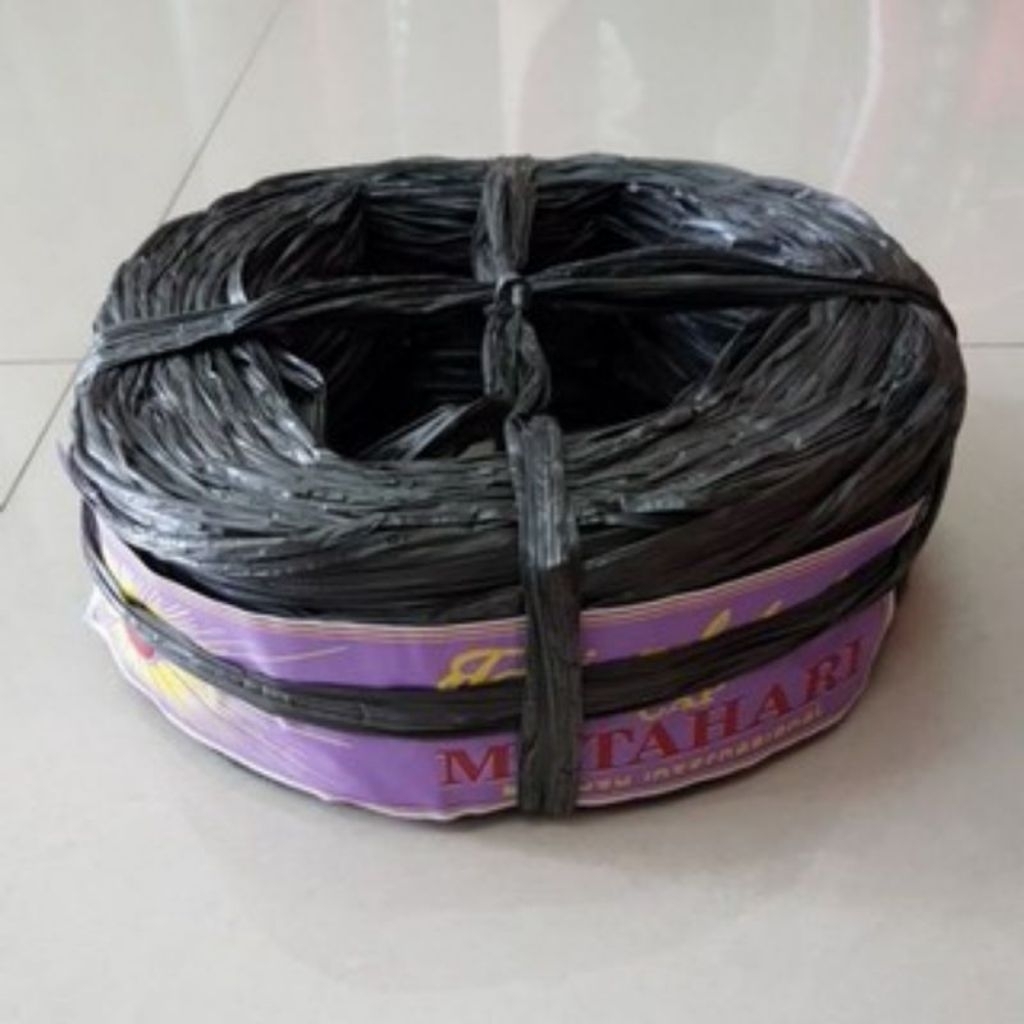 

Tali Plastik Rafia Hitam 200gr 400gr