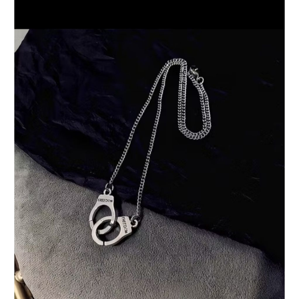 KALUNG TITANIUM LIONTIN BORGOL STAINLESS STEEL PRIA DAN WANITA