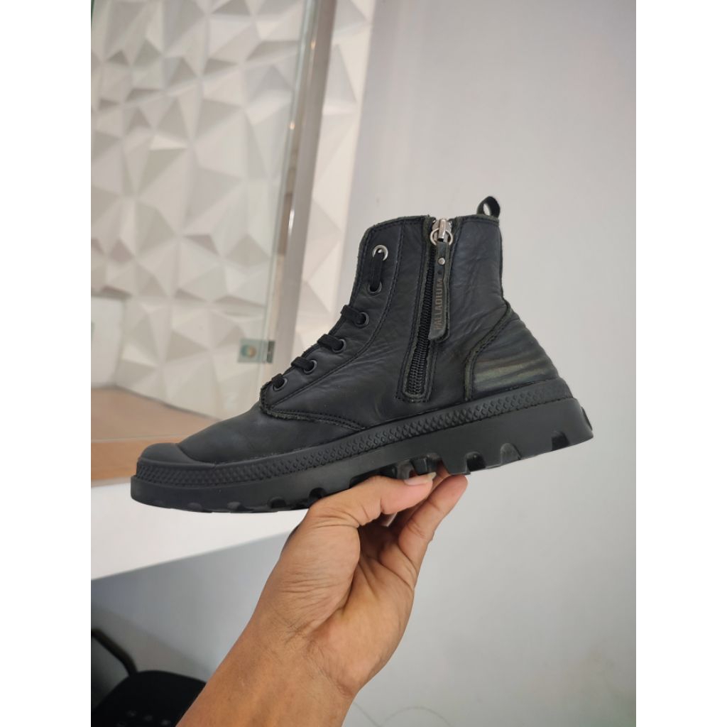 sepatu second palladium boots kulit size 39
