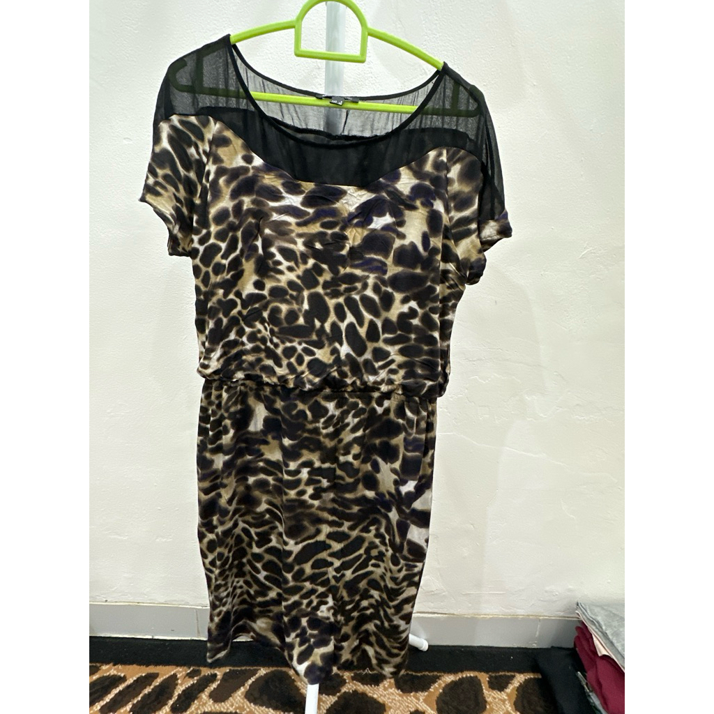 preloved dress wanita motif macan