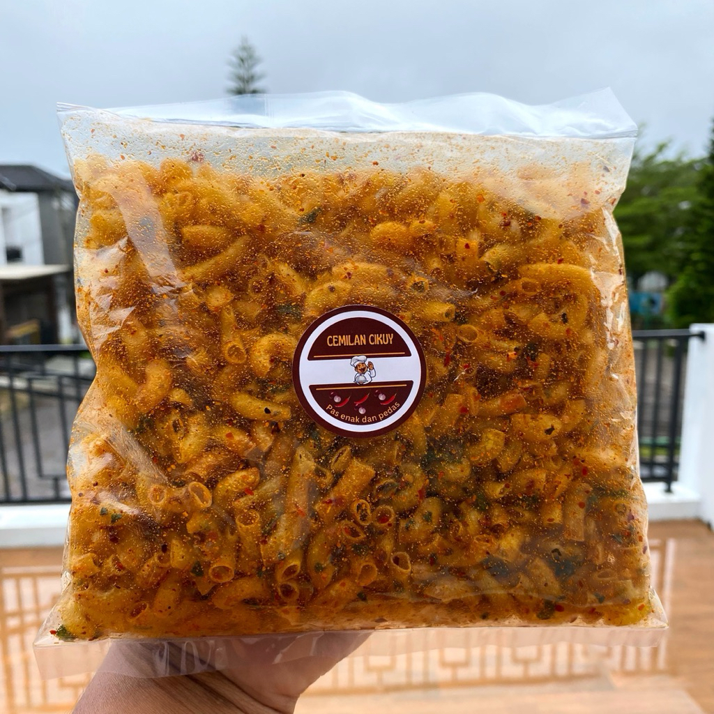 

MAKARONI CIKRUH DAUN JERUK PEDAS 250GR KRIUK ( TIDAK KERAS )
