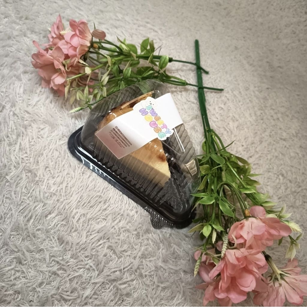 

Sliced Burnt Cheesecake (Basque)