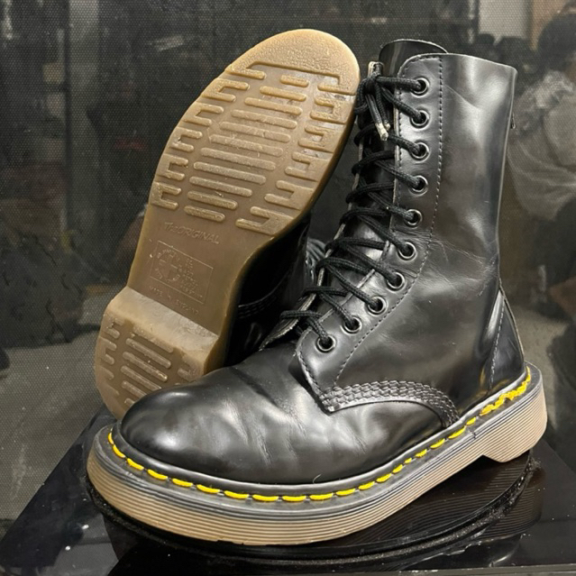 Dr martens england 10 hol size 40