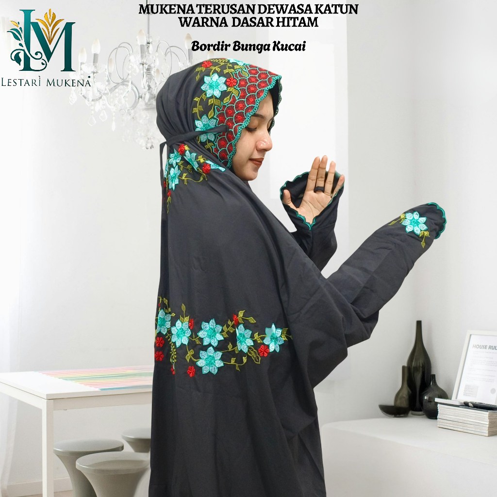 Mukena Terusan Dewasa Bahan Katun Polino Warna Hitam Bordir Bunga Kucai Cantik