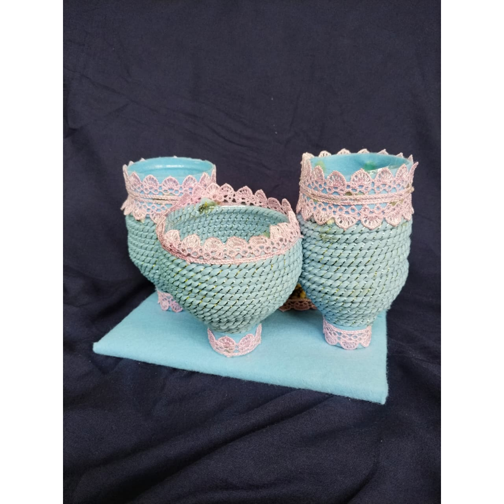 Vas dari botol mineral plastik