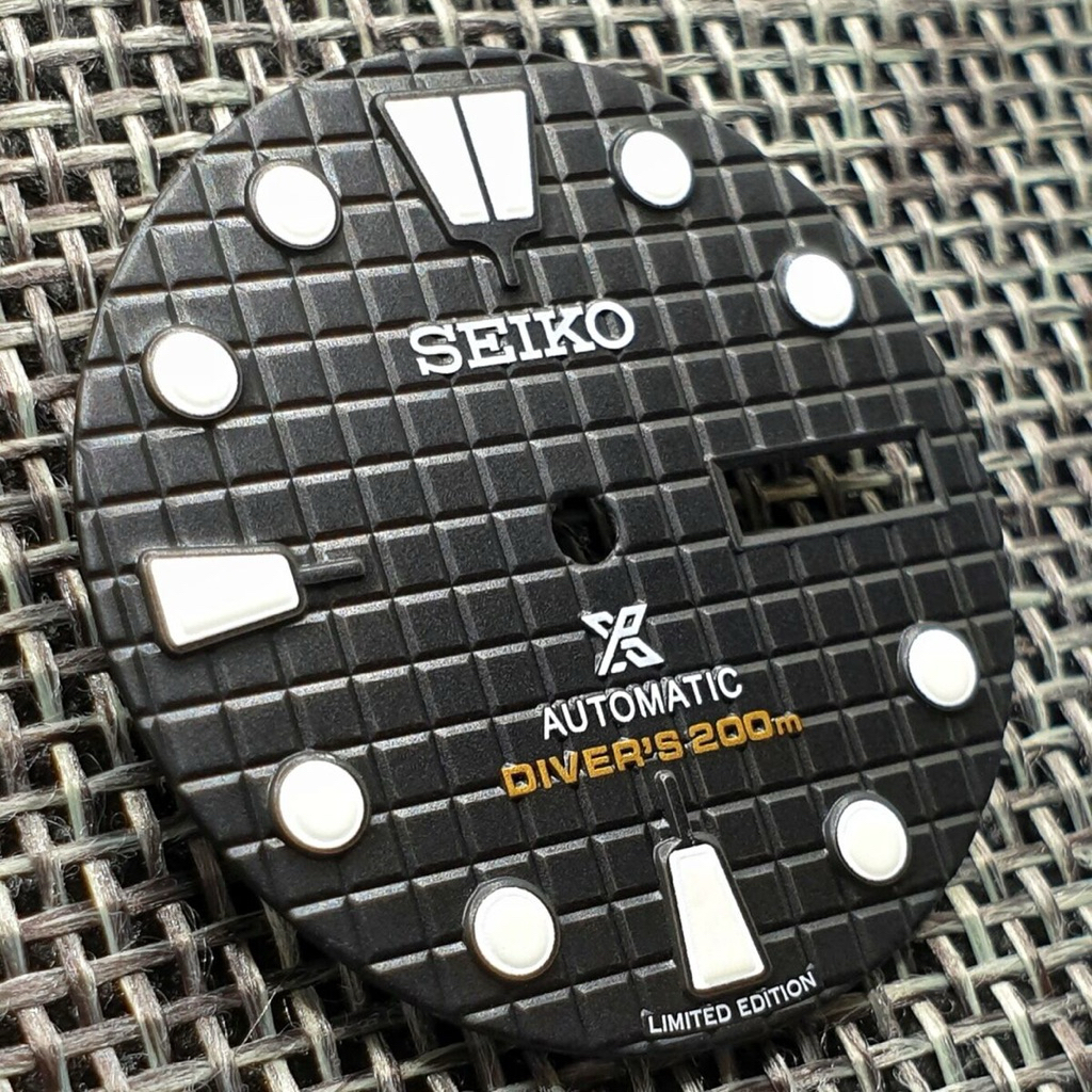 seiko dial waffle day date black 28.5mm  7002 skx srpd srp nh36 4r36 superlume