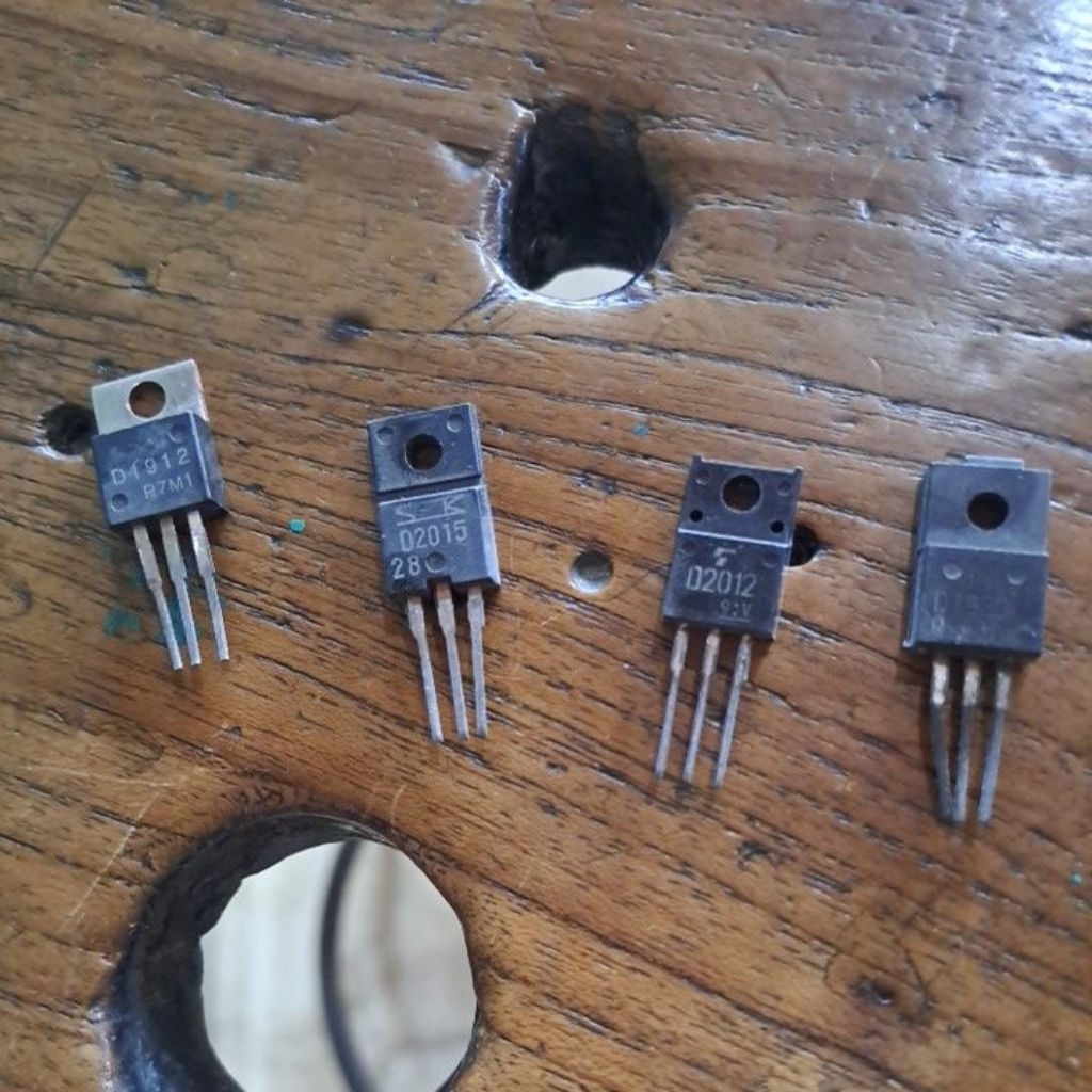 ic/transistor D1912/D2012/D2015/D1933