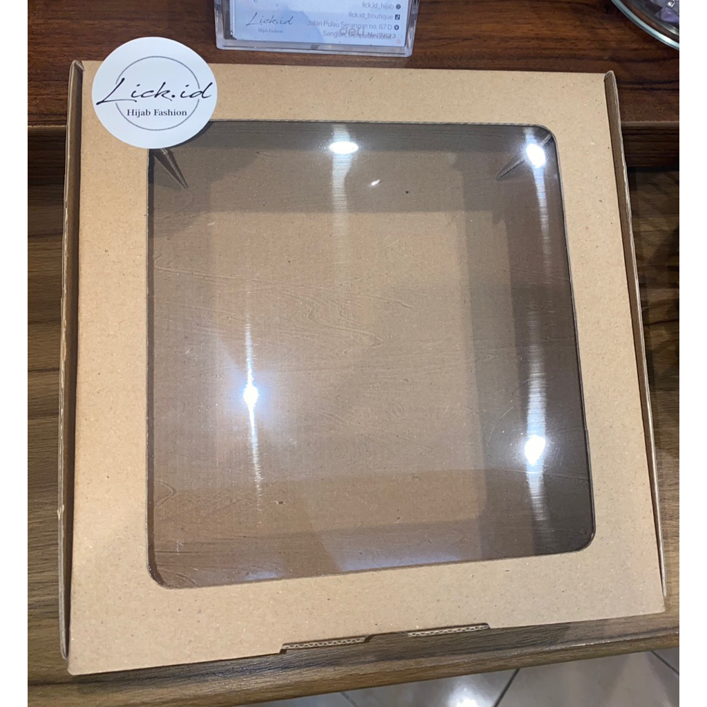 

box gift kado / kardus mika 20x20x10