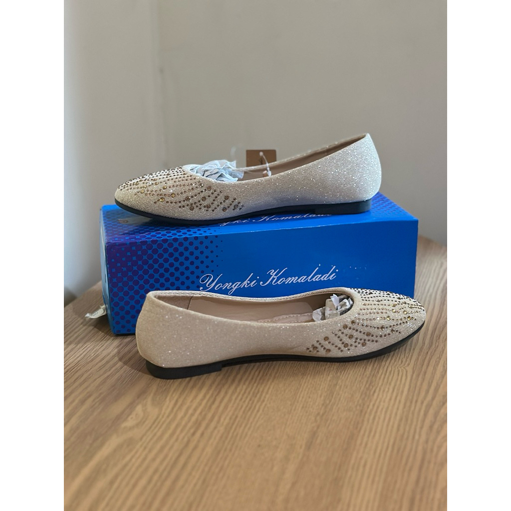 YONGKI KOMALADI Balerina Sepatu Wanita Flat shoes Sepatu Kondangan MCE829-22 Gold