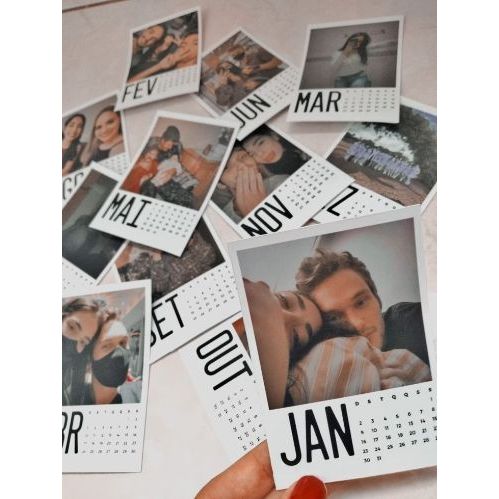 

Custom Cetak foto Kalender / lagu bisa di scan / text