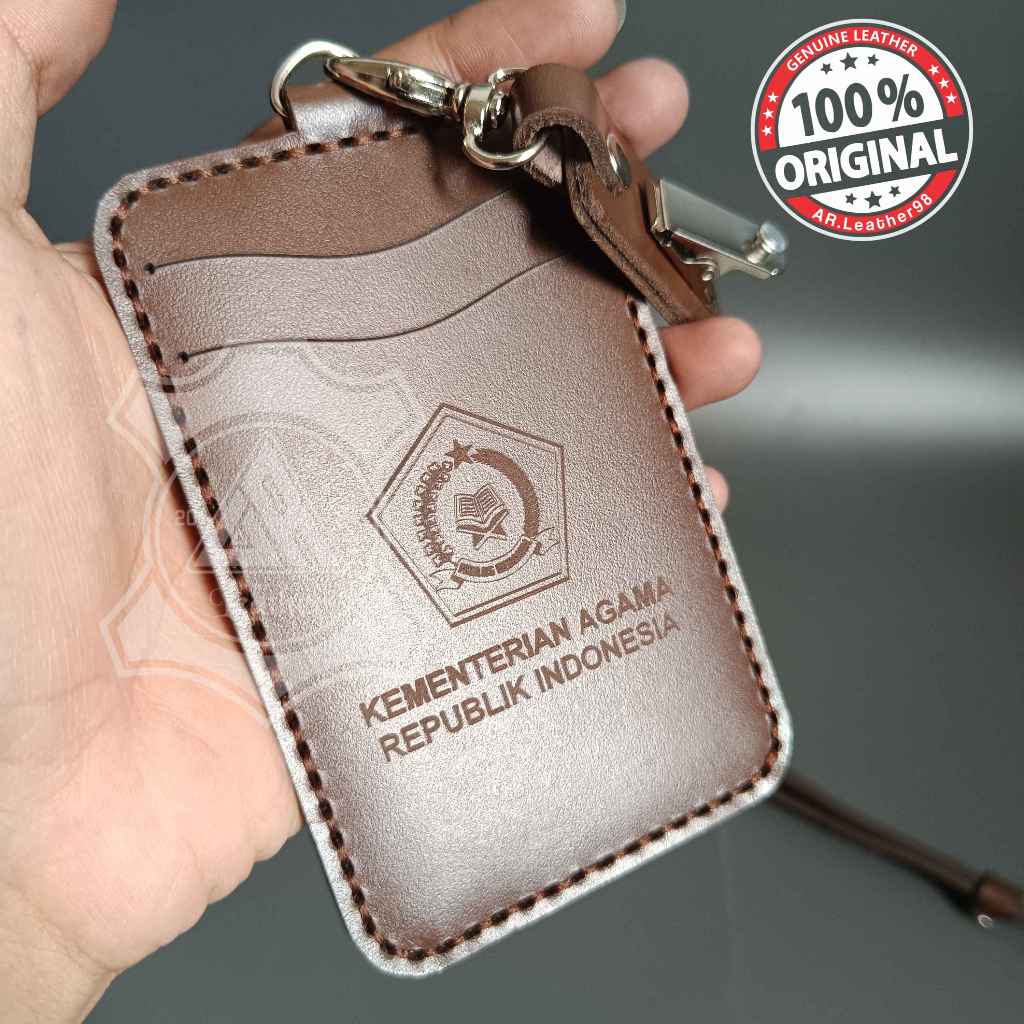 

ID Card Holder Kulit Asli Custom Nama Logo - Name Tag Kulit Sapi Asli - Tempat ID Card Kulit.