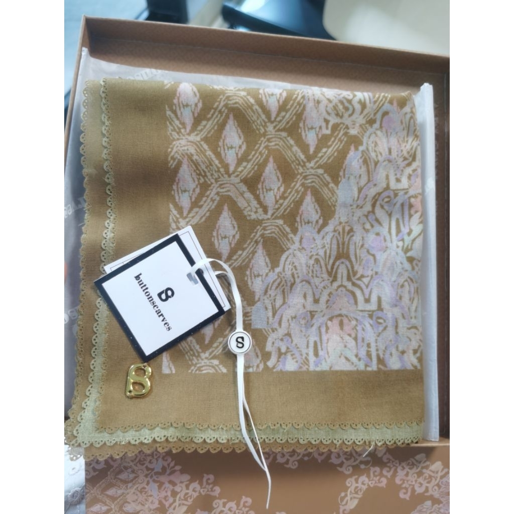 Jilbab hijab scarf BS buttonscarves prelove seri Granada Caramel