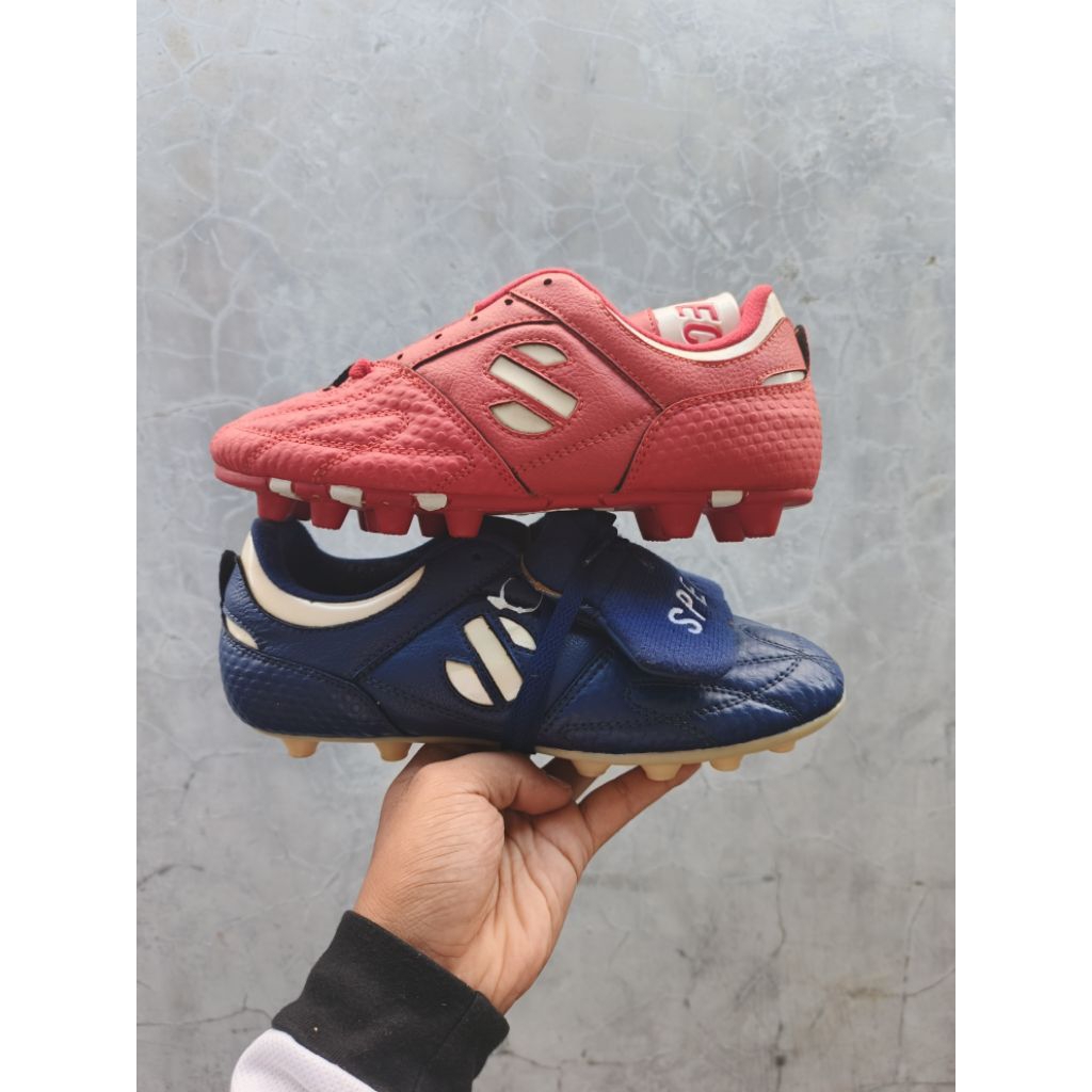 Sepatu Bola Specs Jadul