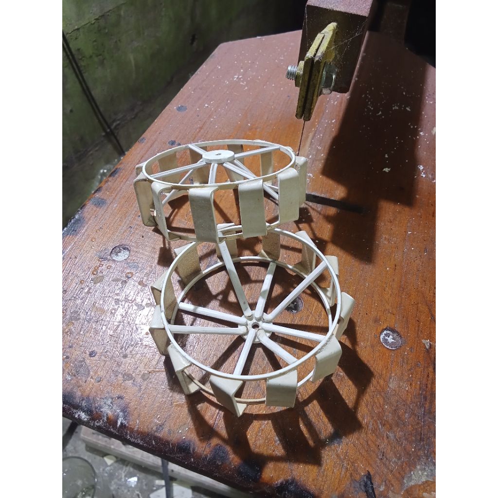 miniatur roda traktor sawah