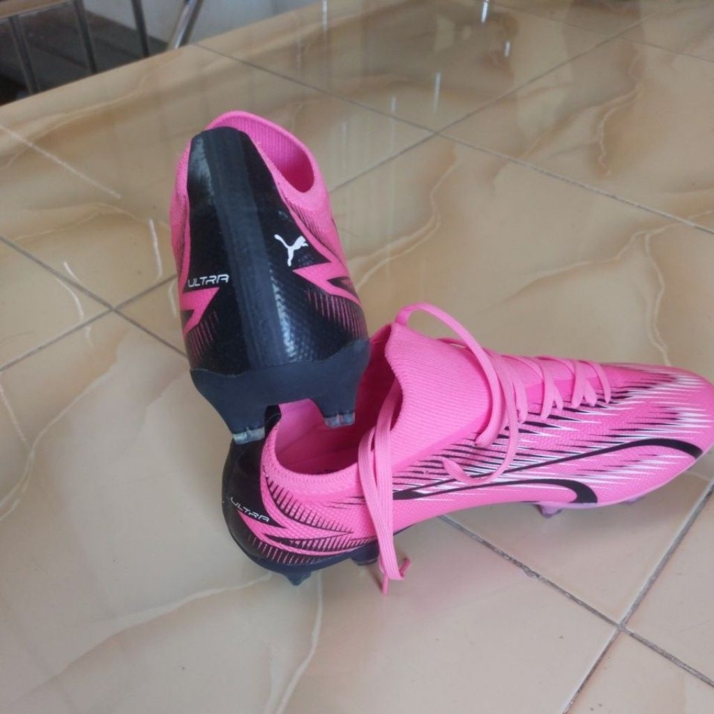 sepatu bola puma ukuran 42 ori
