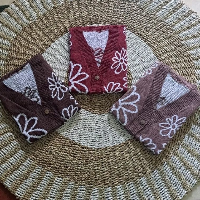 CARDI RAJUT PREMIUM BUNGA SPONGEBOB