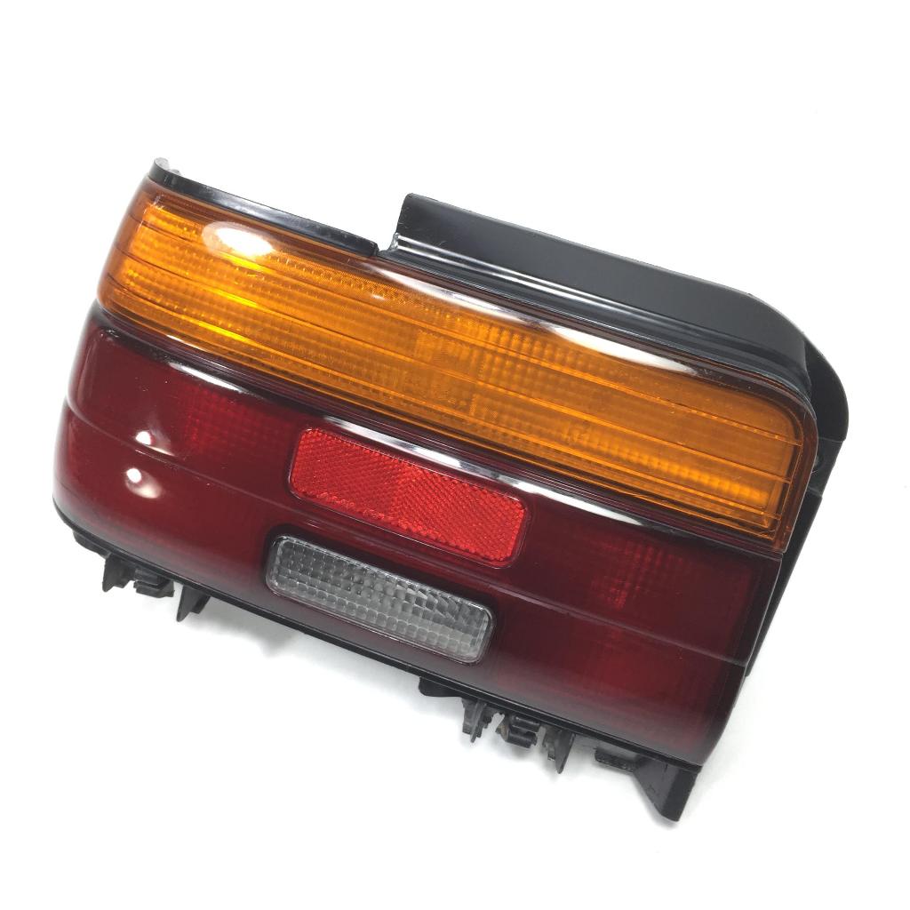 Lampu Belakang Toyota Corolla AE100 AE101 EE100 EE101 Kiri Asli