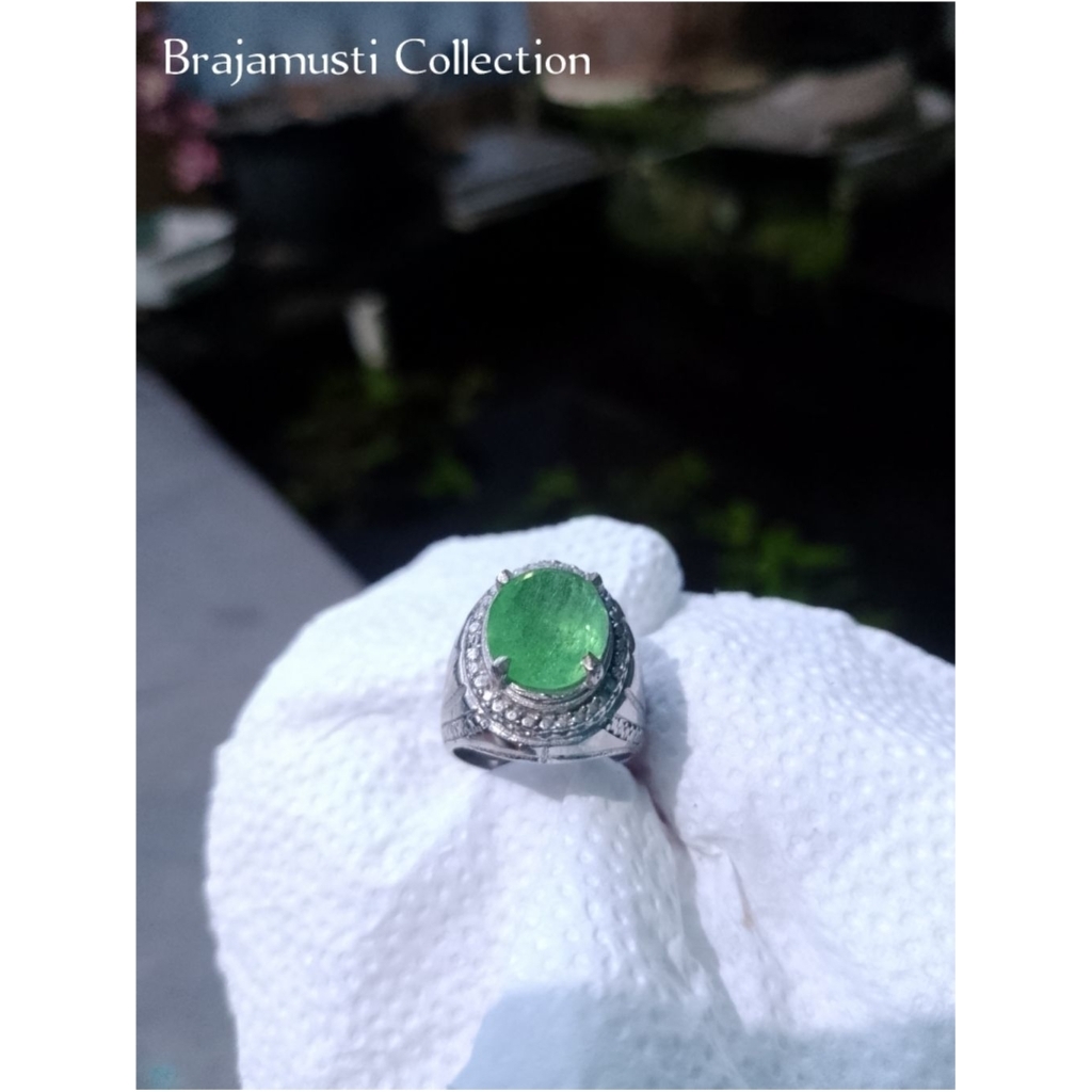 Cincin Zamrud Green Colombia