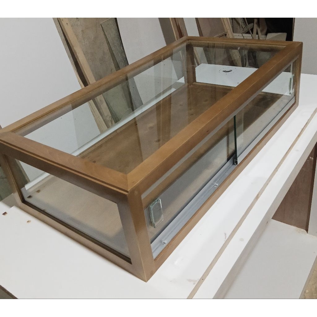 Etalase kafe jualan warung food display kayu jati Belanda dan kaca ukuran 75x40x20