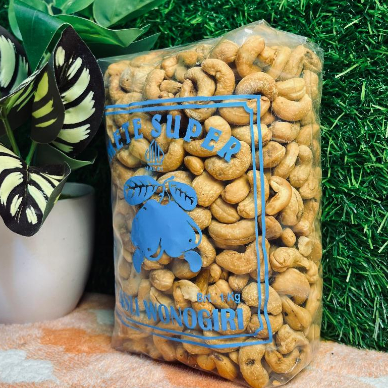 

Kacang Mete Super Premium Mede Utuh Matang 1kg Asli Wonogiri