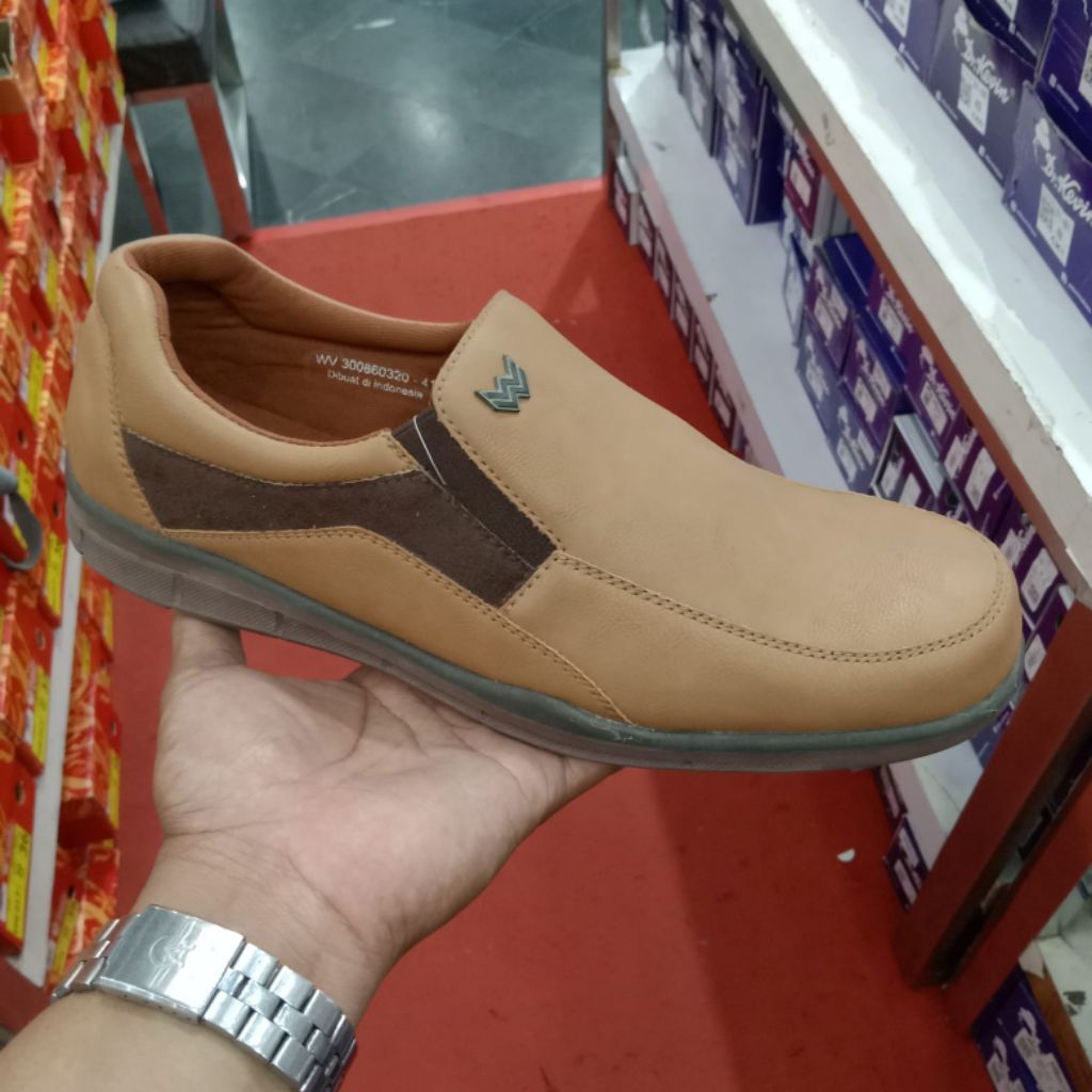 WATCHOUT SEPATU PRIA KEKINIAN ORIGINAL