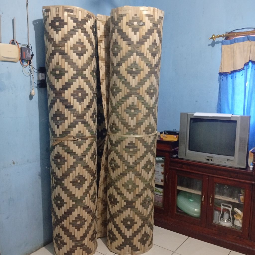bilik bambu anyaman bambu motif dekorasi rumah