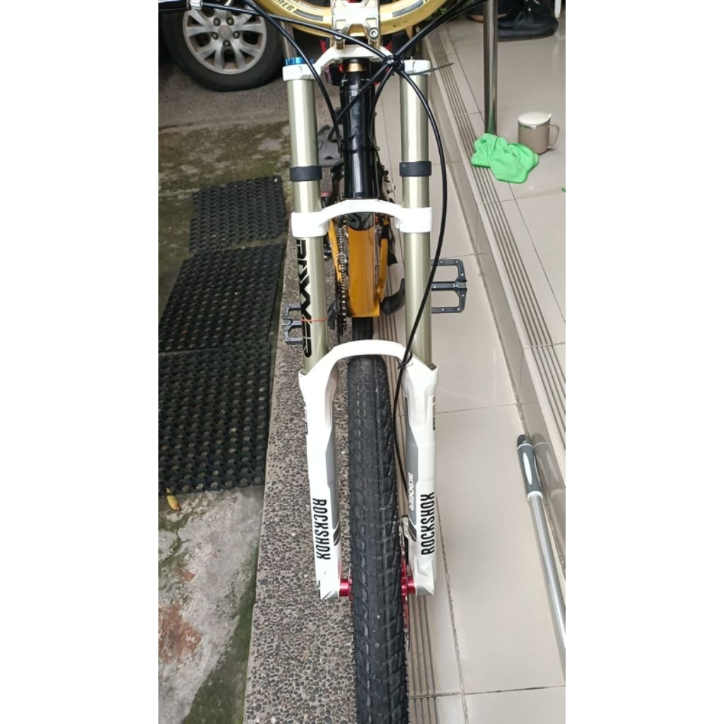 fork sepeda gunung mtb downhill dh double crown doublecrown boxxer Rc coil T 200 rawatan mulus
