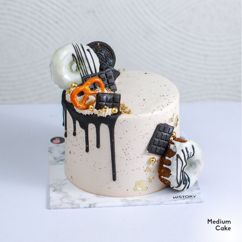 

Kue Ulang Tahun Medium Cake Rasa Belgian Choco - Half Drop