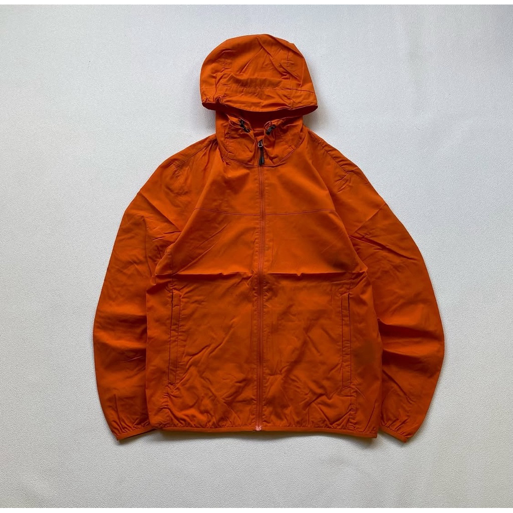 jaket uniqlo pocketable lightweight