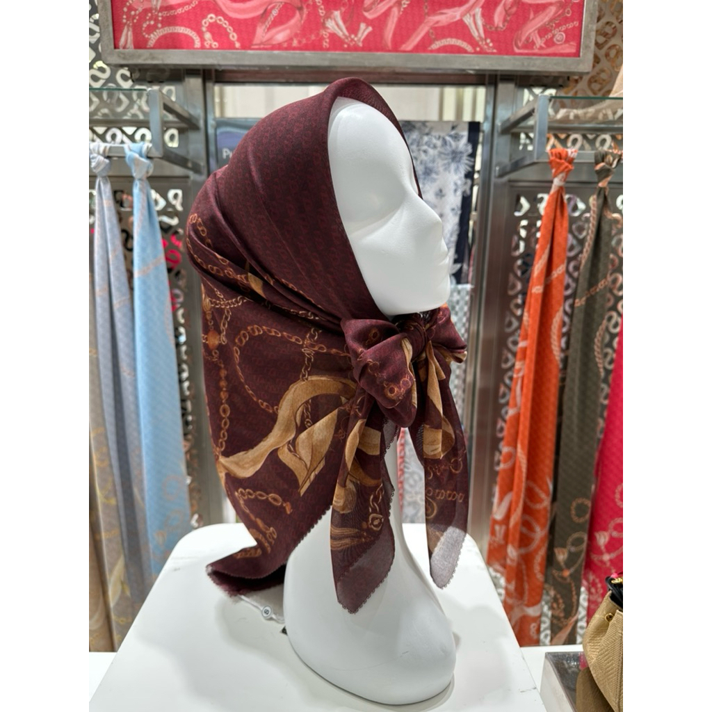 Signature Chain Series Buttonscarves