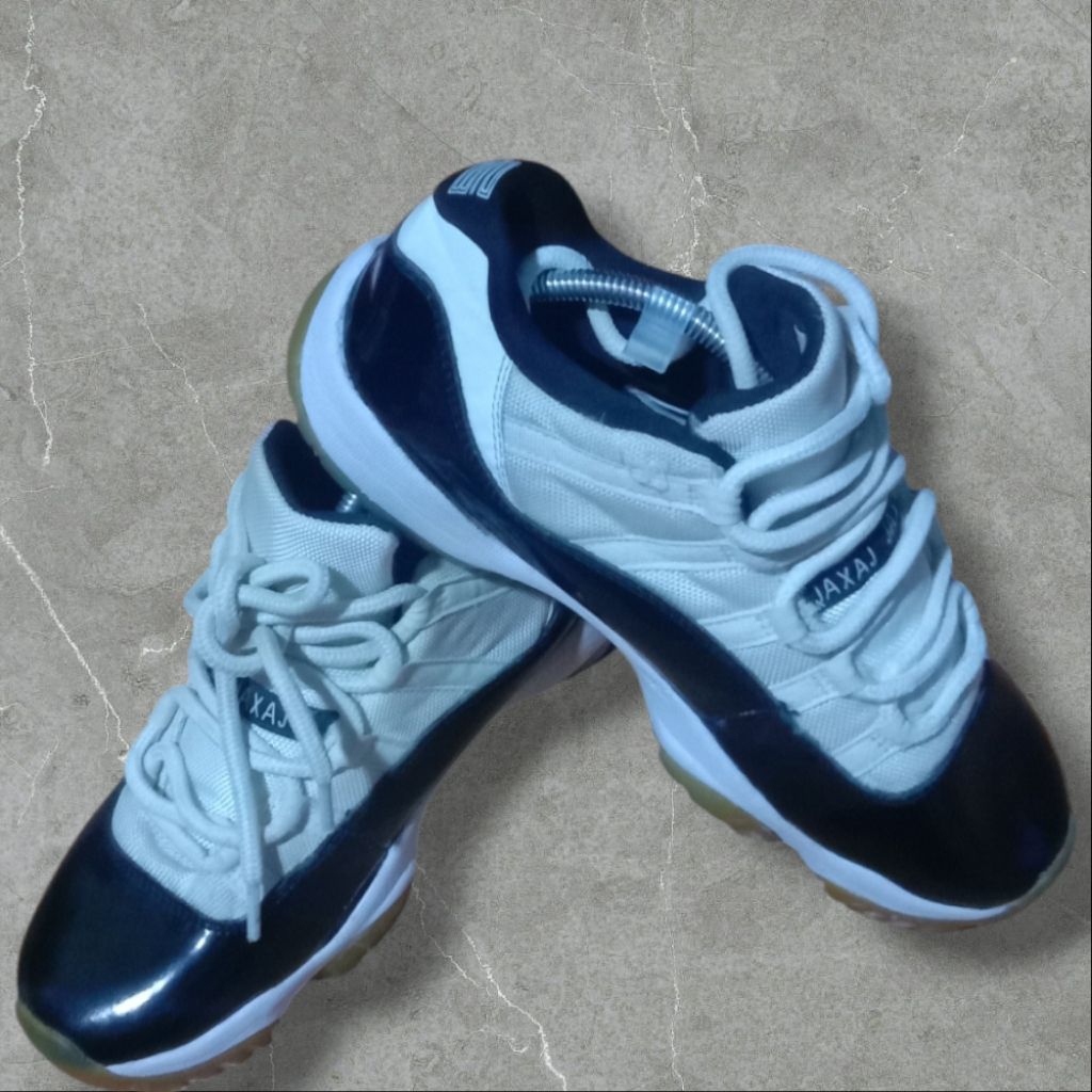 sepatu second basket