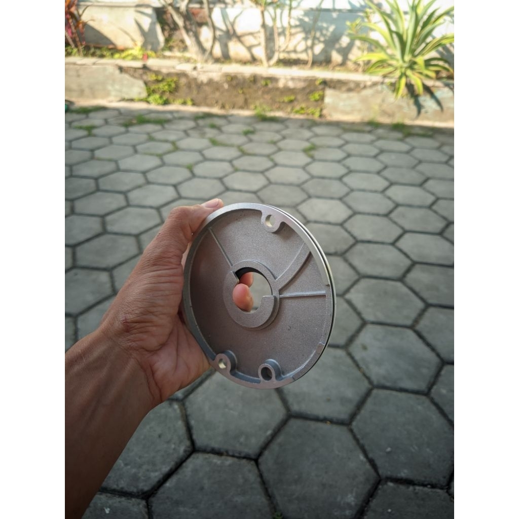 Tutup rantai keteng grand dari magnit