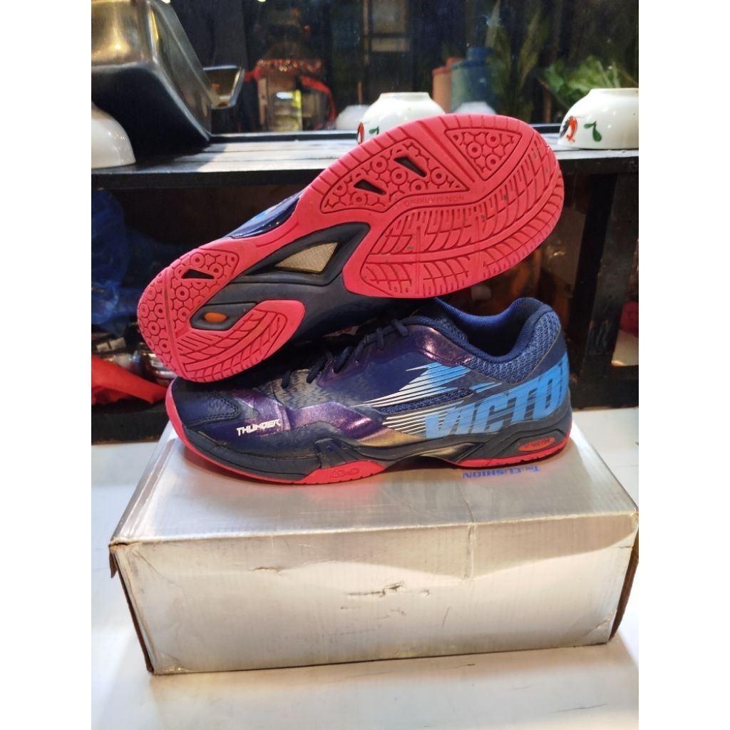 Sepatu Badminton Victor Thunder Original Second Size 44, 28 cm