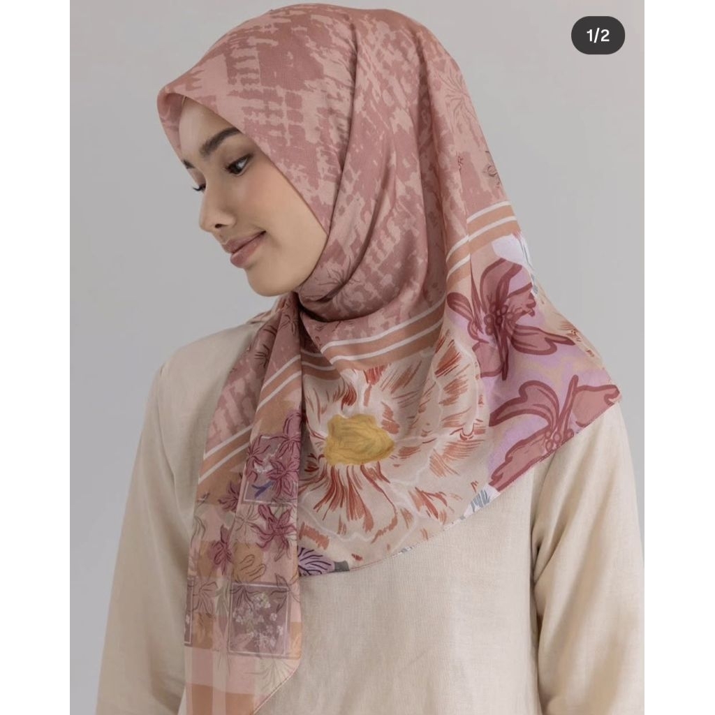 Riamiranda (Preloved Scarf)