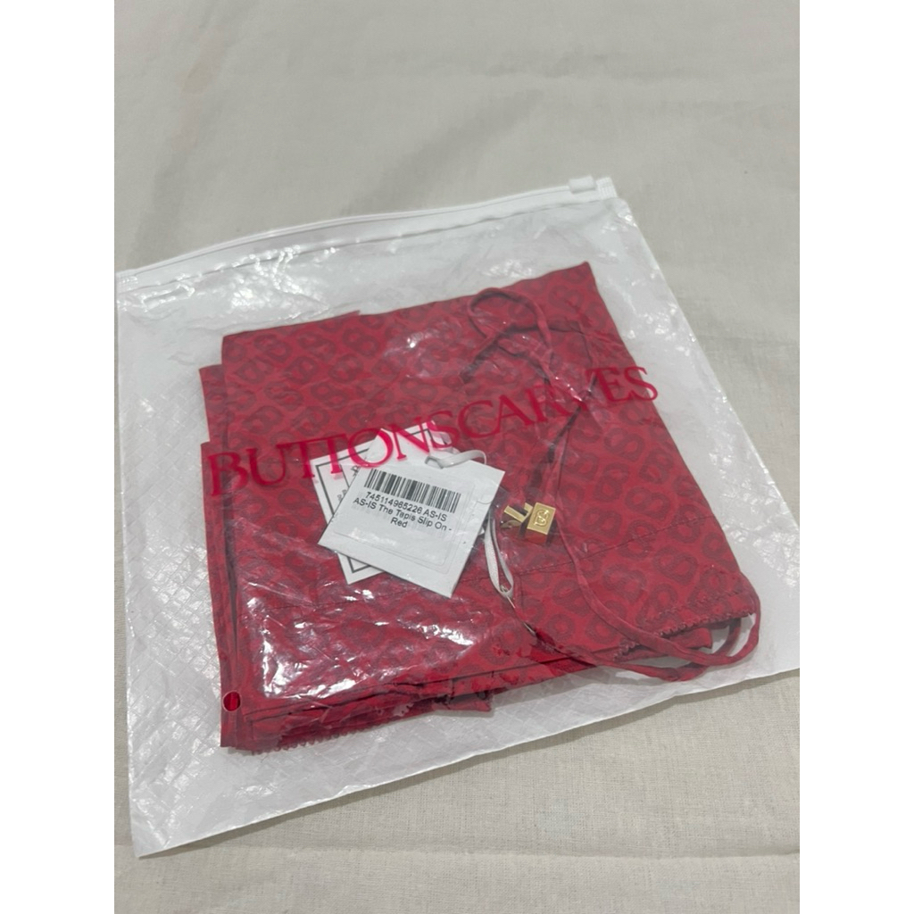 New As Is Buttonscarves Slip On Tapis Red